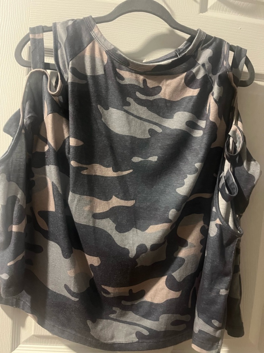 Women’s Cold-Shoulder Camo Long Sleeve Top in gray & Tan & pink camo
